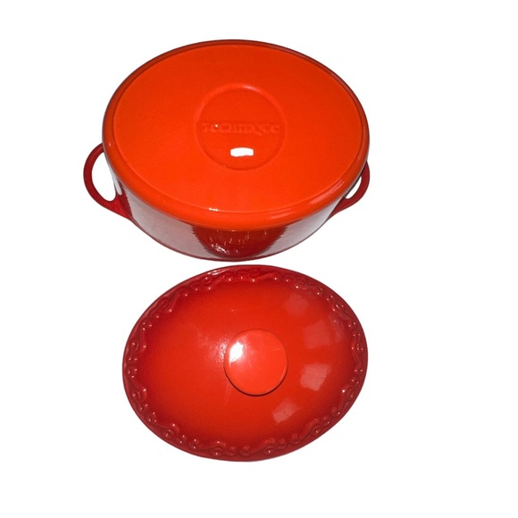 Technique cast iron cherry red porcelain enameled oval 2qt dish lid French oven - Picture 2 of 5